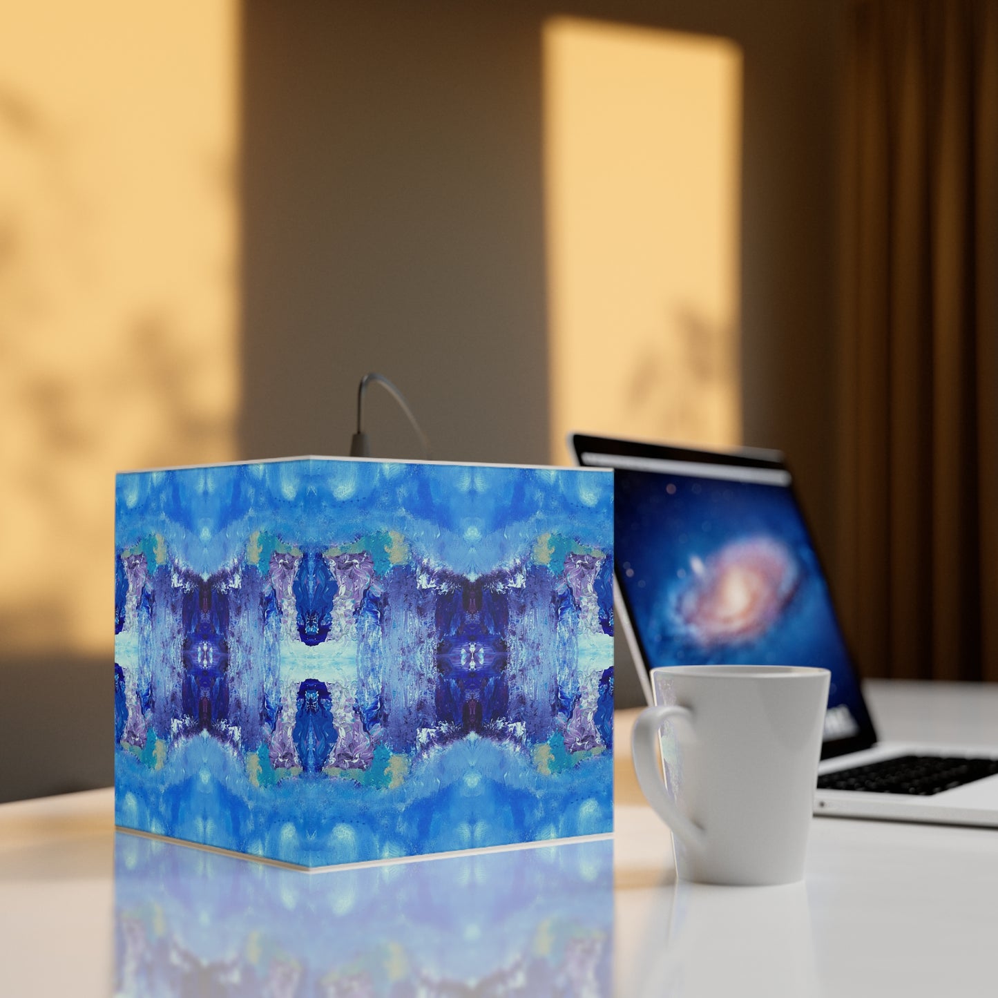 Jus Peak Light Cube Lamp